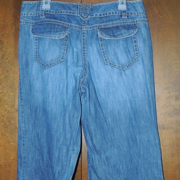 Ann Taylor LOFT - Button Tab, Cuffed Wide Leg Jeans in Saturated Rinse - Picture 6 of 7